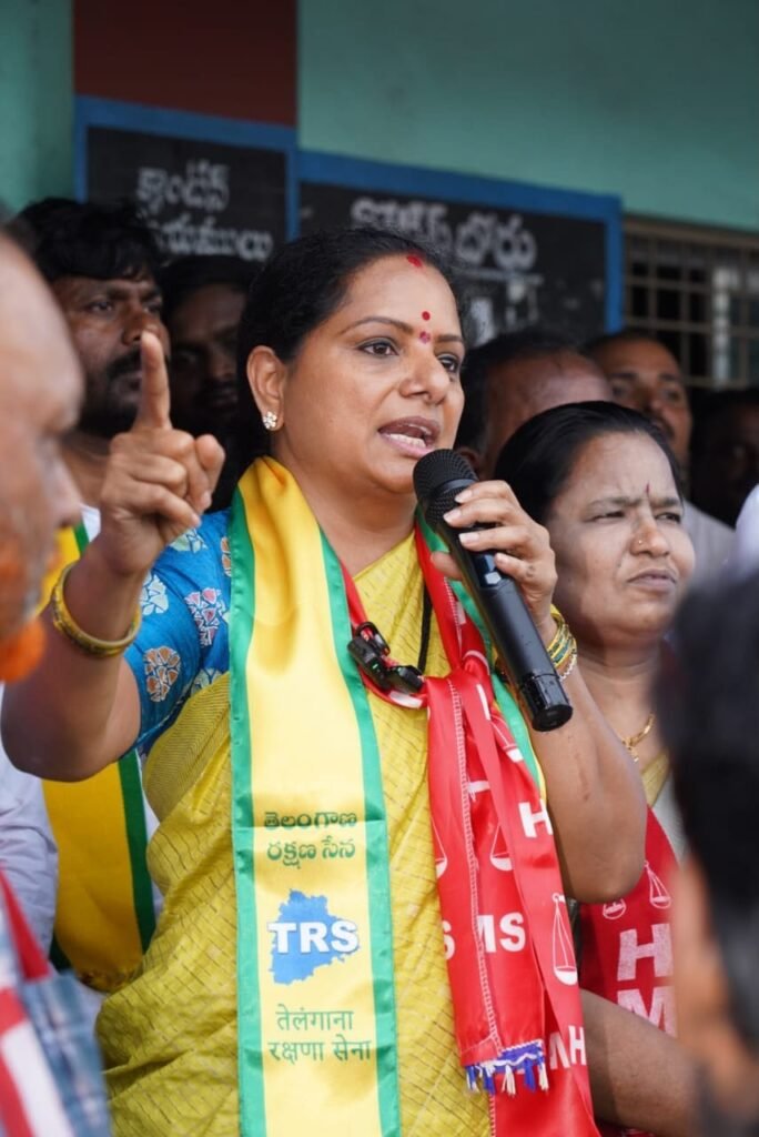 కవిత పోరాటం కాంగ్రెస్ ప్రభుత్వం దిగొచ్చింది