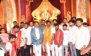 అమ్మవారి పూజలో పాల్గొన్న ఎమ్మెల్యే దేవిరెడ్డి సుధీర్ రెడ్డి